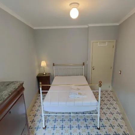 לינה וארוחת בוקר Vila Nazare