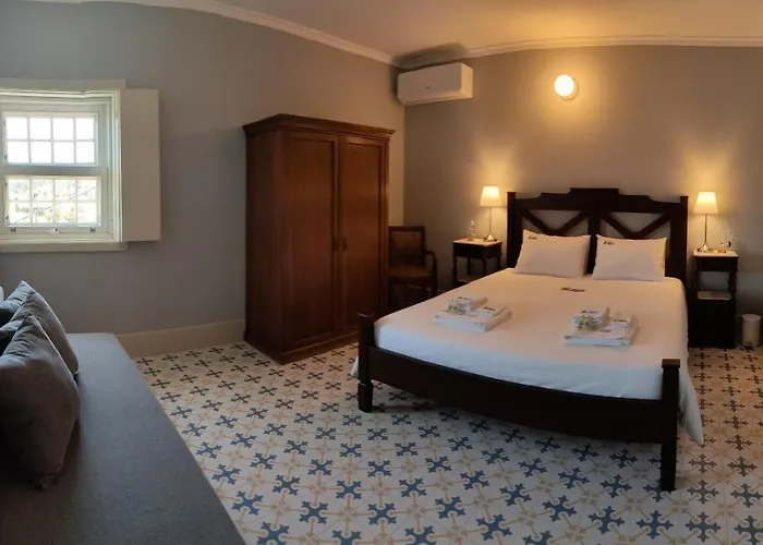 Vila Nazare * Каштру-Дайри